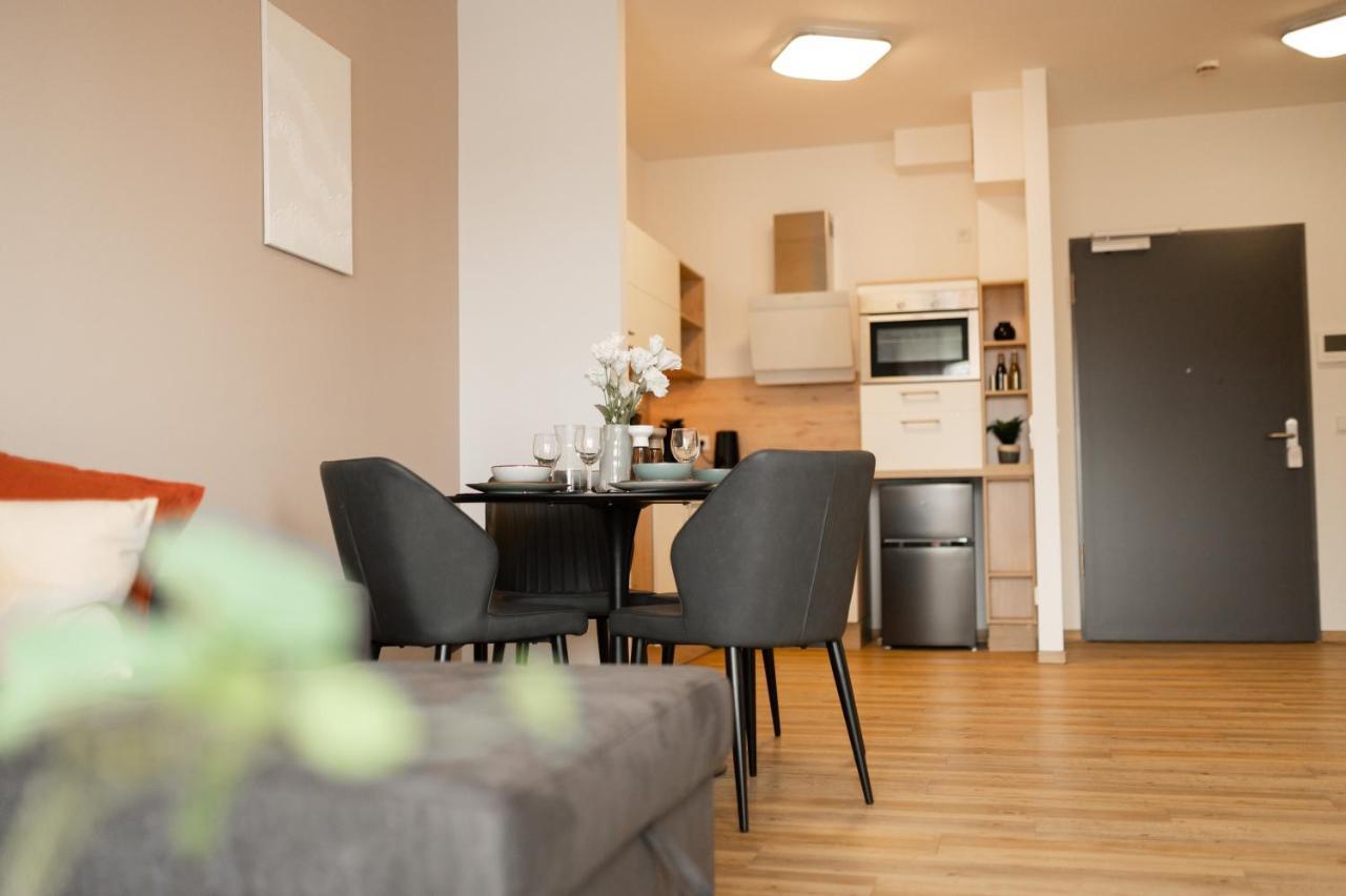 Dwellstay - Modernes Apartment I 55Qm I 2 Zimmer I Kueche I Bad I Terrasse I Tv I Wlan Bad Hersfeld Kültér fotó