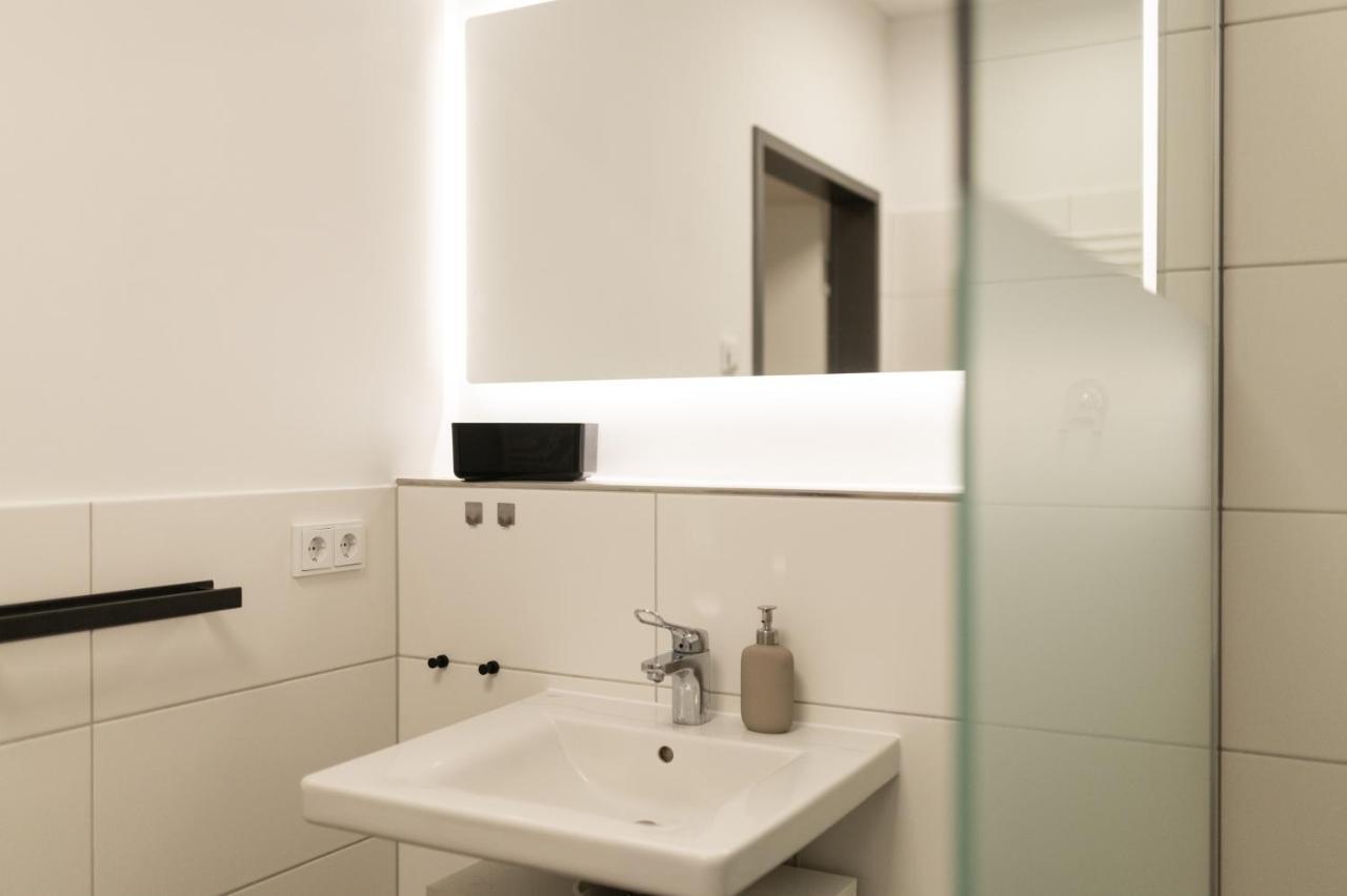 Dwellstay - Modernes Apartment I 55Qm I 2 Zimmer I Kueche I Bad I Terrasse I Tv I Wlan Bad Hersfeld Kültér fotó